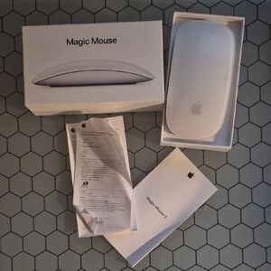 Apple Magic Mouse - Sleek White Design